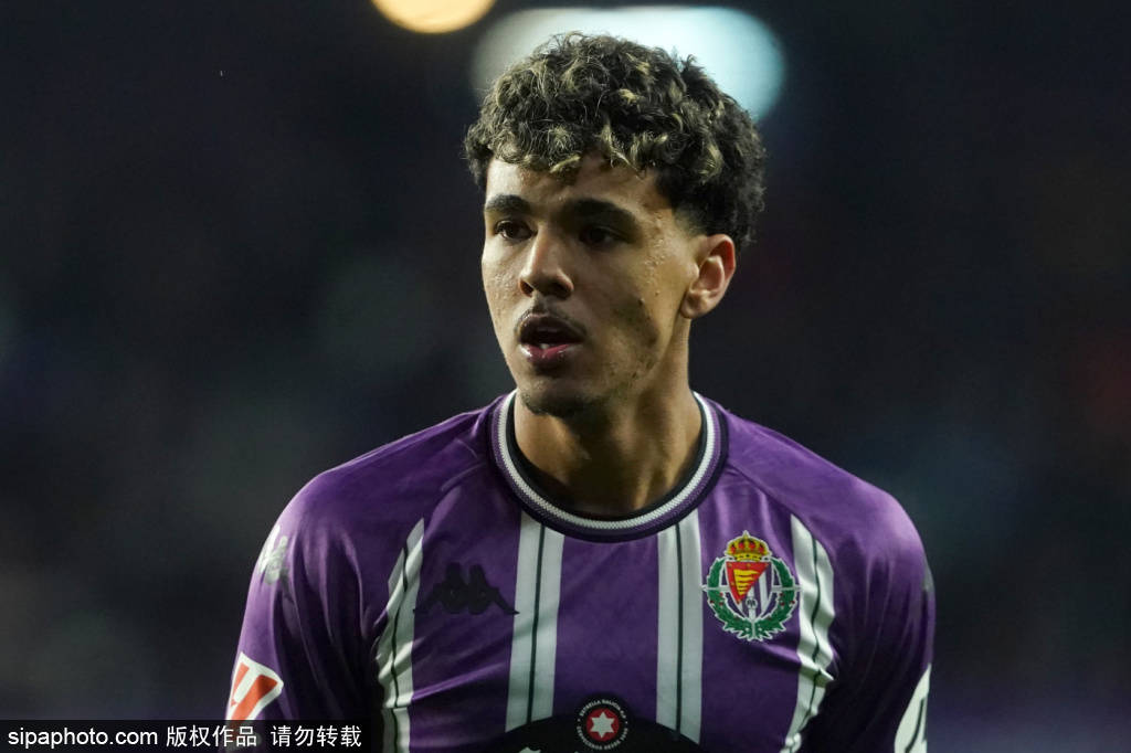 官方：19岁拜仁后卫阿兹努加盟埃弗顿
        
    官方：19岁拜仁后卫阿兹努加盟埃弗顿